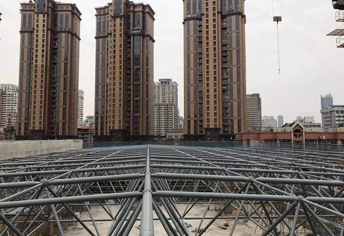 仪征螺栓球网架结构